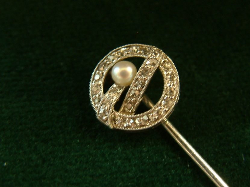 Pincho Art Deco de platino con diamantes y perla