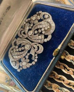 Broche Doble Clip En Platino 8 Ktes Diamantes