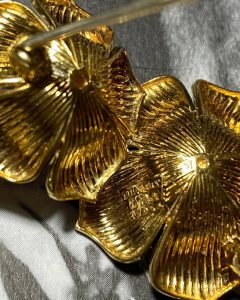 Detalle Broche Oro Con Esmeraldas Firmado Tiffany